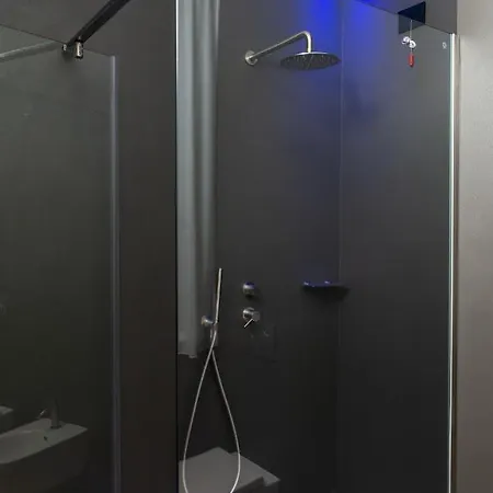 Civitaloft Luxury 4* צ'יביטאנובה מארקה