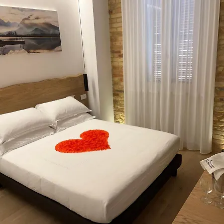 Civitaloft Luxury צ'יביטאנובה מארקה